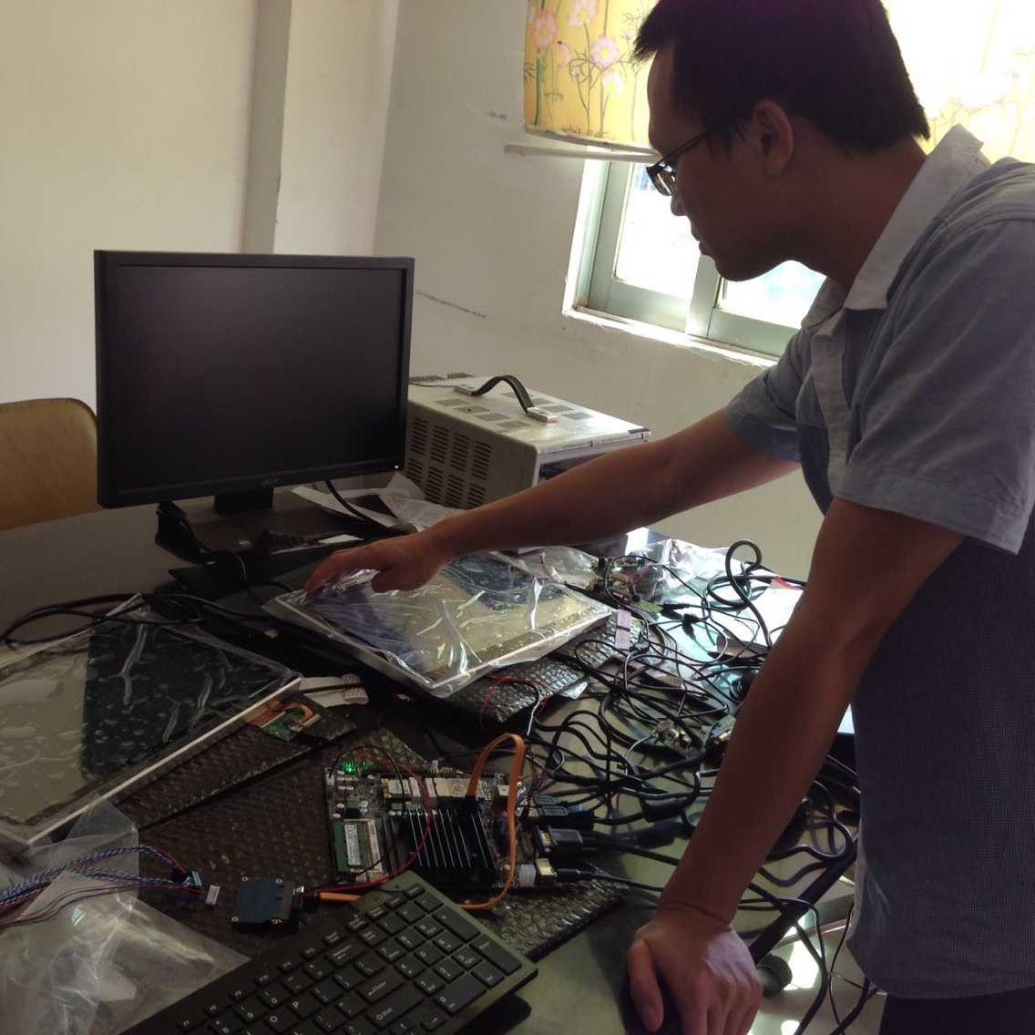 工控觸摸顯示屏